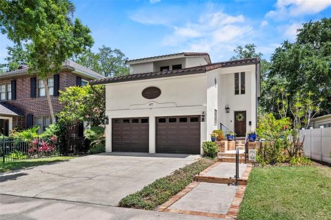 House in Tampa, Florida 3 bedrooms, 217.02 sq.m. № 2102698