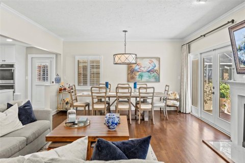 House in Tampa, Florida 3 bedrooms, 217.02 sq.m. № 2102698 - photo 7