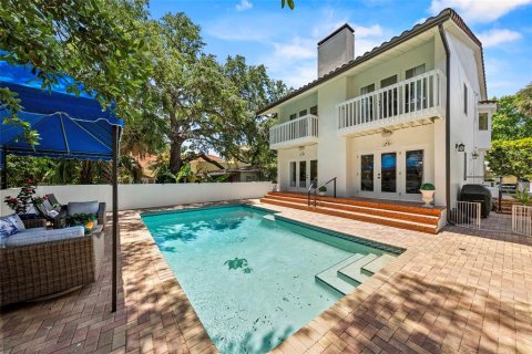 House in Tampa, Florida 3 bedrooms, 217.02 sq.m. № 2102698 - photo 2