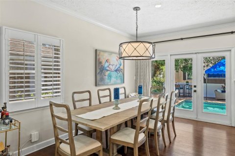 House in Tampa, Florida 3 bedrooms, 217.02 sq.m. № 2102698 - photo 12