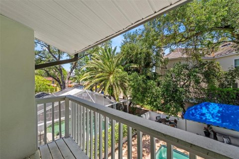 House in Tampa, Florida 3 bedrooms, 217.02 sq.m. № 2102698 - photo 30