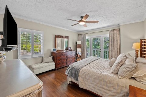 House in Tampa, Florida 3 bedrooms, 217.02 sq.m. № 2102698 - photo 27