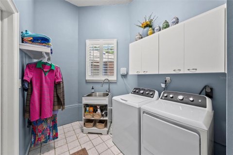 House in Tampa, Florida 3 bedrooms, 217.02 sq.m. № 2102698 - photo 23