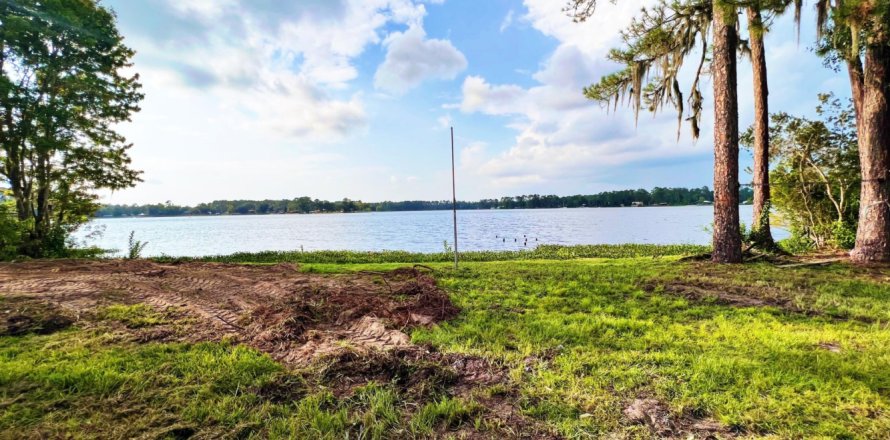 House in Interlachen, Florida 2 bedrooms, 68 sq.m. № 771083