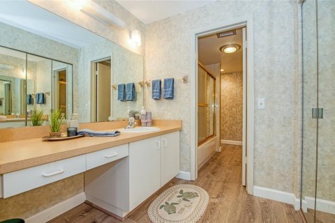 Condo in Seminole, Florida, 2 bedrooms  № 1811027 - photo 13