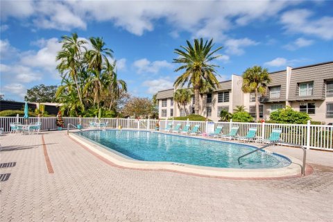 Condo in Seminole, Florida, 2 bedrooms  № 1811027 - photo 16
