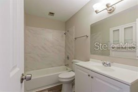 House in Sarasota, Florida 4 bedrooms, 157.75 sq.m. № 2151640 - photo 5