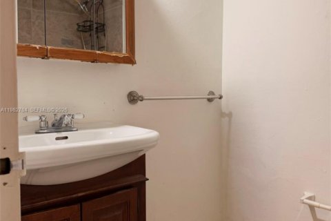 Снять в аренду кондоминиум в Норт-Майами, Флорида 2 спальни, 88.63м2, № 2048066 - фото 20