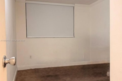 Снять в аренду кондоминиум в Норт-Майами, Флорида 2 спальни, 88.63м2, № 2048066 - фото 13