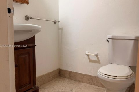 Снять в аренду кондоминиум в Норт-Майами, Флорида 2 спальни, 88.63м2, № 2048066 - фото 10