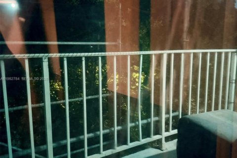 Снять в аренду кондоминиум в Норт-Майами, Флорида 2 спальни, 88.63м2, № 2048066 - фото 16