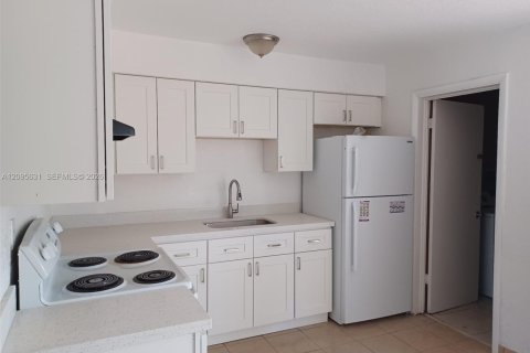 Villa ou maison à vendre à North Lauderdale, Floride: 2 chambres, 72 m2 № 2385257 - photo 4