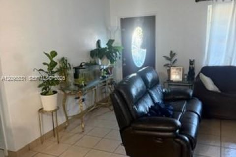 Villa ou maison à vendre à North Lauderdale, Floride: 2 chambres, 72 m2 № 2385257 - photo 10