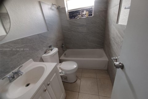 Villa ou maison à vendre à North Lauderdale, Floride: 2 chambres, 72 m2 № 2385257 - photo 7