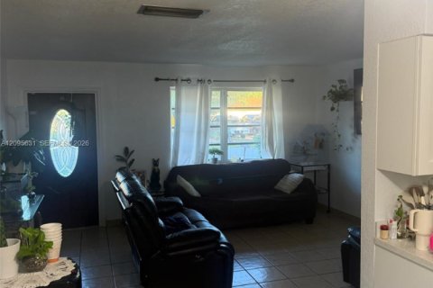 Villa ou maison à vendre à North Lauderdale, Floride: 2 chambres, 72 m2 № 2385257 - photo 8
