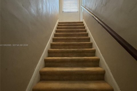 Villa ou maison à vendre à Miami, Floride: 6 chambres, 241.08 m2 № 2084806 - photo 7