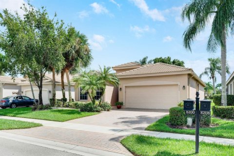 House in Lake Worth, Florida 3 bedrooms, 197.32 sq.m. № 2178585