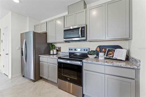Townhouse in Apopka, Florida 3 bedrooms, 168.71 sq.m. № 1866129 - photo 6