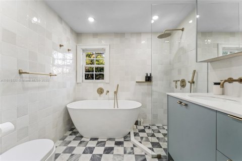 Купить виллу или дом в Майами-Бич, Флорида 4 спальни, 212.75м2, № 1766589 - фото 13