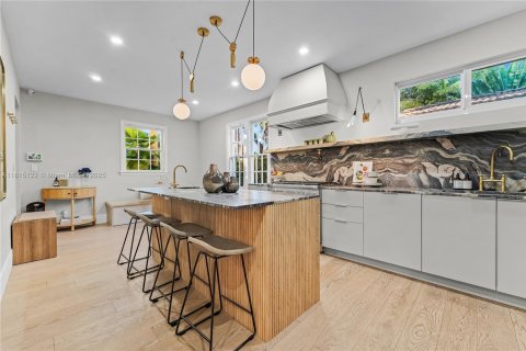 Купить виллу или дом в Майами-Бич, Флорида 4 спальни, 212.75м2, № 1766589 - фото 8