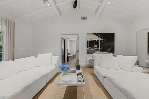 Купить виллу или дом в Майами-Бич, Флорида 4 спальни, 212.75м2, № 1766589 - фото 3