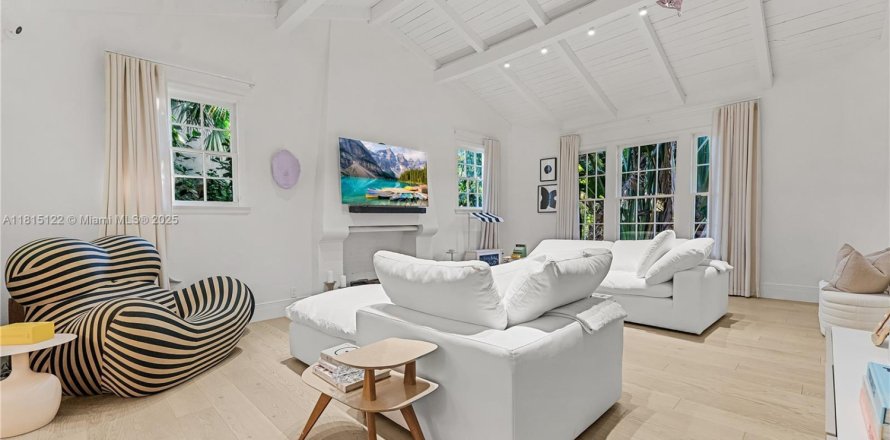Casa en Miami Beach, Florida 4 dormitorios, 212.75 m2 № 1766589