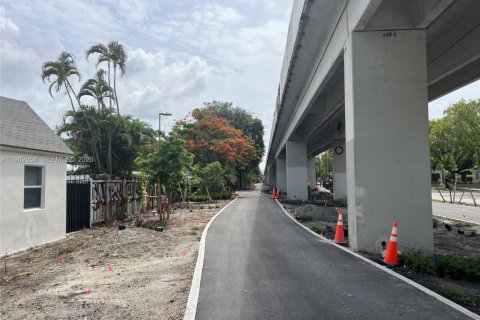 Immobilier commercial à vendre à Miami, Floride: 145.02 m2 № 2023807 - photo 5