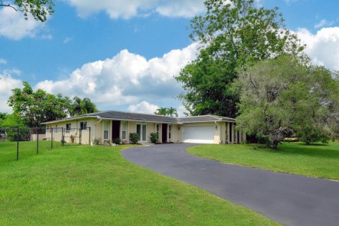 Casa en venta en Plantation, Florida, 3 dormitorios, 208.84 m2 № 2087510 - foto 2