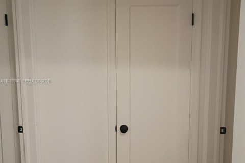 Appartement à louer à Miami Beach, Floride: 2 chambres, 139.35 m2 № 2047109 - photo 15