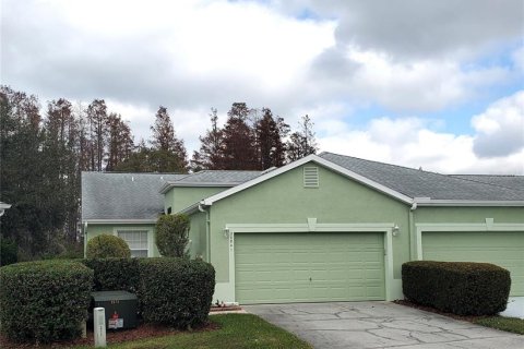 House in Land O' Lakes, Florida 2 bedrooms, 128.02 sq.m. № 1733794 - photo 1