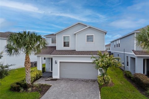 Casa en venta en Kissimmee, Florida, 6 dormitorios, 291.9 m2 № 1908217 - foto 1