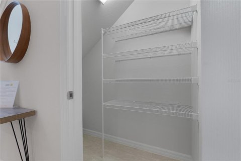 Casa en venta en Kissimmee, Florida, 6 dormitorios, 291.9 m2 № 1908217 - foto 26