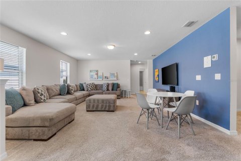 Casa en venta en Kissimmee, Florida, 6 dormitorios, 291.9 m2 № 1908217 - foto 15