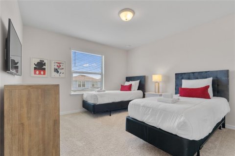 Casa en venta en Kissimmee, Florida, 6 dormitorios, 291.9 m2 № 1908217 - foto 19