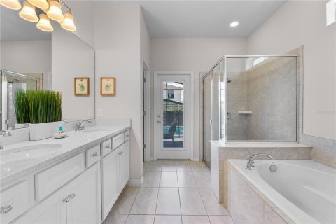 Casa en venta en Kissimmee, Florida, 6 dormitorios, 291.9 m2 № 1908217 - foto 13