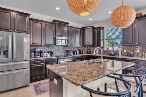 House in Riverview, Florida 4 bedrooms, 243.03 sq.m. № 2152063 - photo 11
