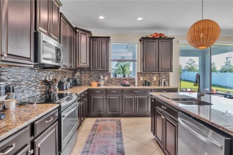 House in Riverview, Florida 4 bedrooms, 243.03 sq.m. № 2152063 - photo 12