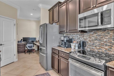 House in Riverview, Florida 4 bedrooms, 243.03 sq.m. № 2152063 - photo 14