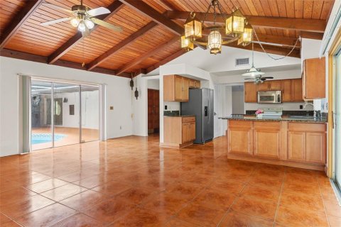 House in Longwood, Florida 4 bedrooms, 193.7 sq.m. № 1829816 - photo 13