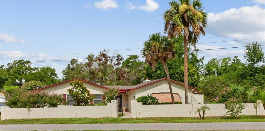 House in Longwood, Florida 4 bedrooms, 193.7 sq.m. № 1829816