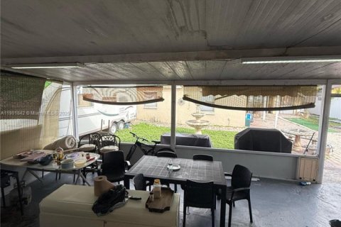Casa en alquiler en Hialeah, Florida, 3 dormitorios, 89.19 m2 № 1953709 - foto 18