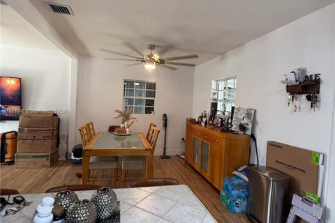Casa en alquiler en Hialeah, Florida, 3 dormitorios, 89.19 m2 № 1953709 - foto 14