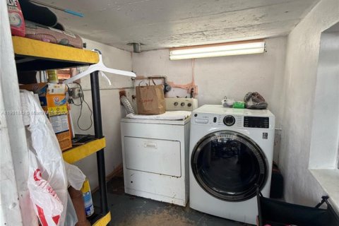 Casa en alquiler en Hialeah, Florida, 3 dormitorios, 89.19 m2 № 1953709 - foto 17