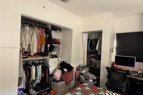 Casa en alquiler en Hialeah, Florida, 3 dormitorios, 89.19 m2 № 1953709 - foto 10