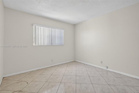 Condominio en venta en Hallandale Beach, Florida, 2 dormitorios, 101.45 m2 № 2029111 - foto 11