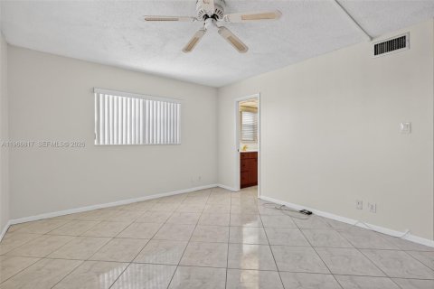 Condominio en venta en Hallandale Beach, Florida, 2 dormitorios, 101.45 m2 № 2029111 - foto 10