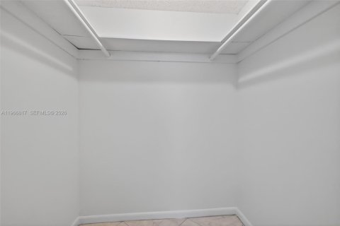 Condominio en venta en Hallandale Beach, Florida, 2 dormitorios, 101.45 m2 № 2029111 - foto 12