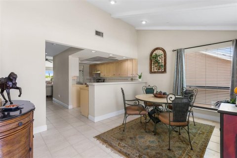 Touwnhouse à vendre à Cape Coral, Floride: 2 chambres, 120.4 m2 № 1798551 - photo 23
