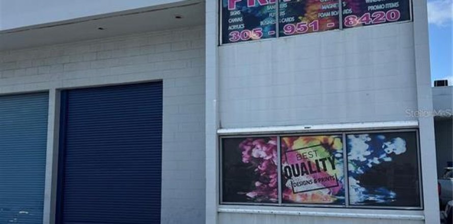 Propiedad comercial en Miami, Florida 213.3 m2 № 1795306
