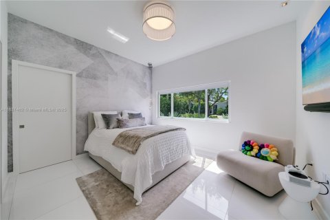 House in Key Biscayne, Florida 4 bedrooms, 249.81 sq.m. № 1826083 - photo 24